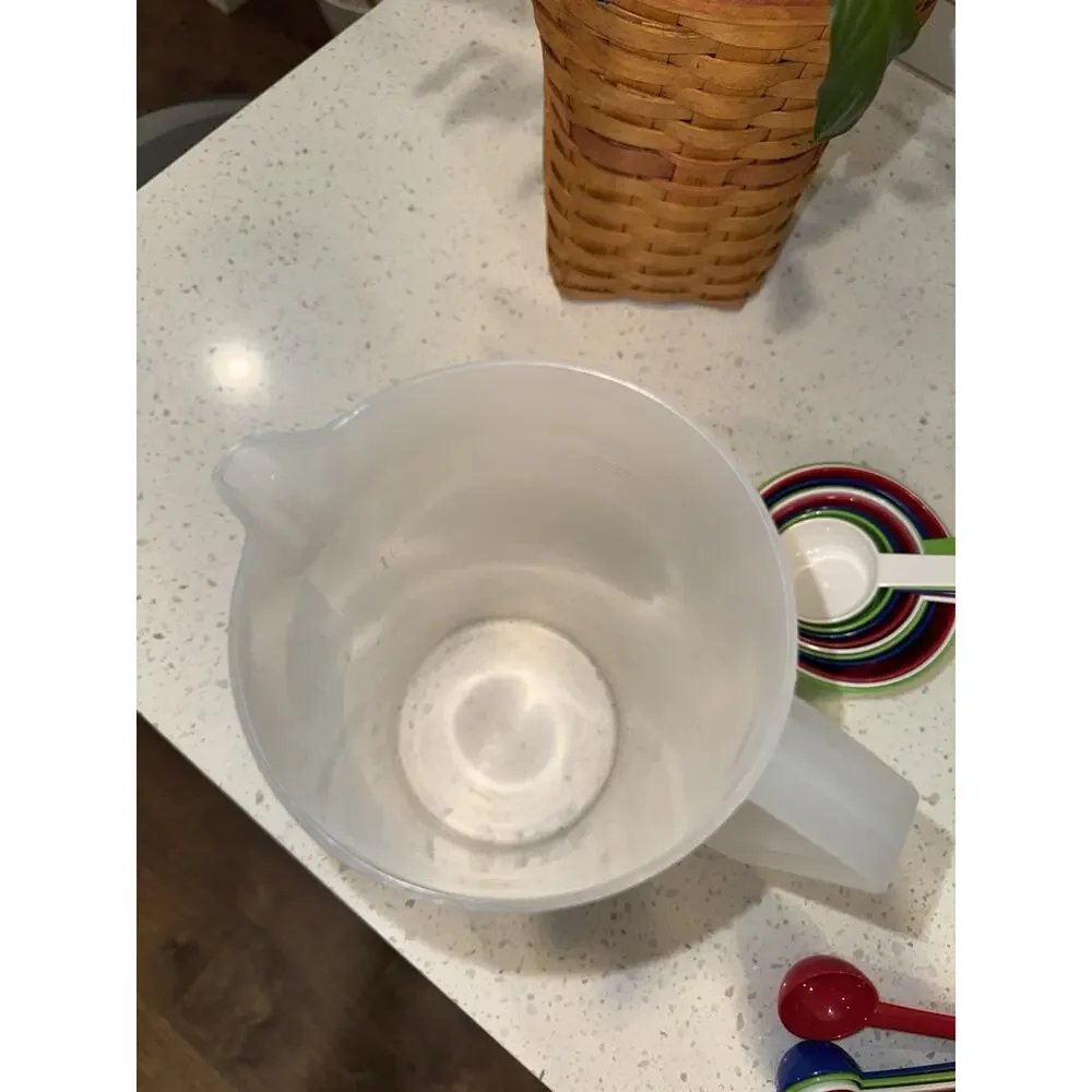 Rubbermaid pitcher new